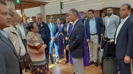 ইস্তাম্বুলে যাত্রাবিরতি শেষে নিউইয়র্কের পথে প্রধানমন্ত্রী তারেক রহমান